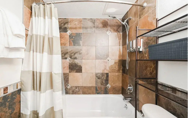 StripViewSuites at Jockey Club