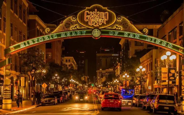 San Diego Downtown Lodge