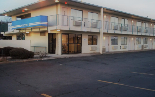 Skyline Inn