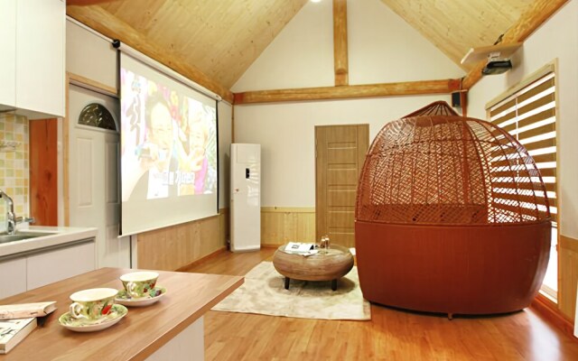 Gyeongju Healing House Pension