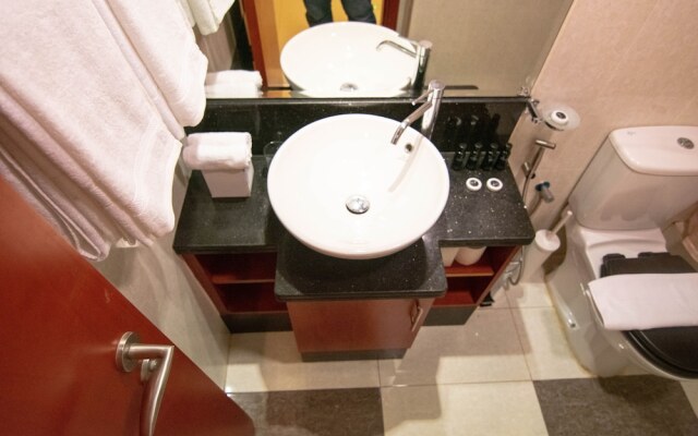 Lux BnB Park Towers Stylsih Studio