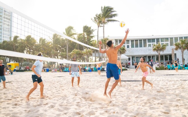 Sherry Frontenac Oceanfront Hotel