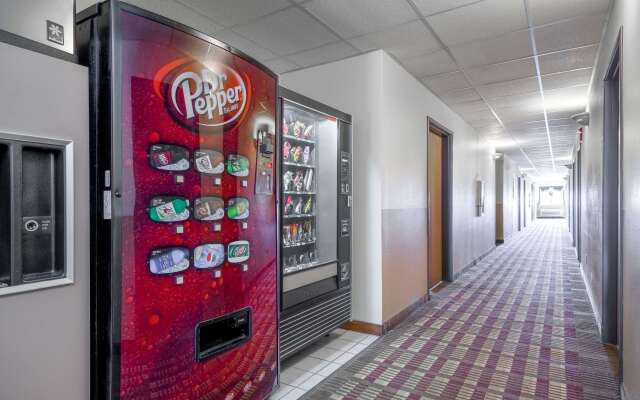 Super 8 by Wyndham Fond Du Lac