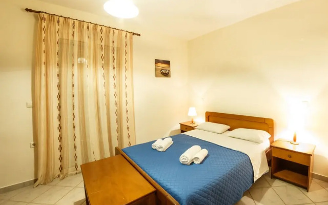 Porto Gerakas Villas & Apartments