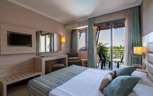 Palmeras Beach Hotel