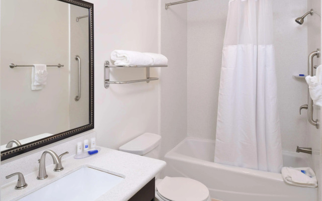 Best Western Plus La Mid Town Hotel