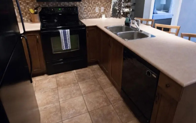 Stylish Ground Level Suite at Playa #145