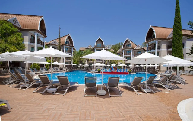 Quattro Beach Spa & Resort Hotel