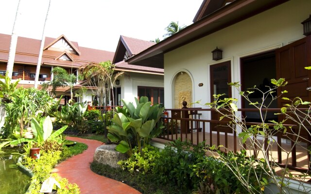 Kanok Buri Resort