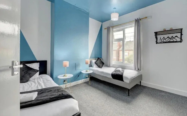 Central - 2br House - Free Parking - Garden