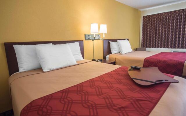 Super 8 by Wyndham Albuquerque Downtown