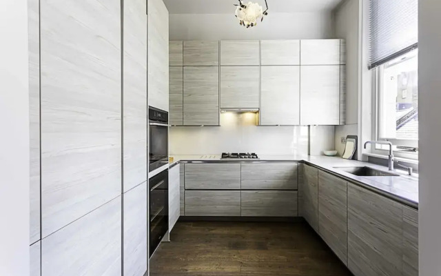 Well-designed Chelsea Flat