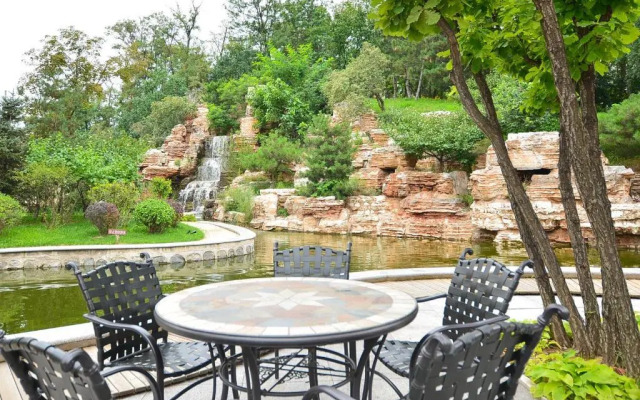 Yaduo Peacock Courtyard Service Apartment