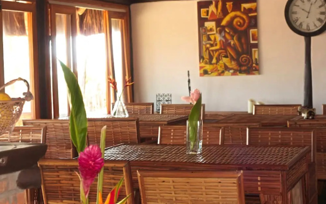 Bambusada Hotel & Restaurant