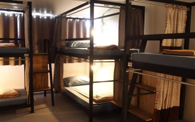 D-hub Hostel