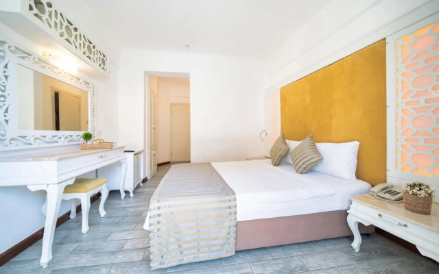 Ata Lagoon Beach Hotel