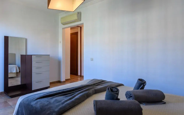 Sea-view Apartment With Pool