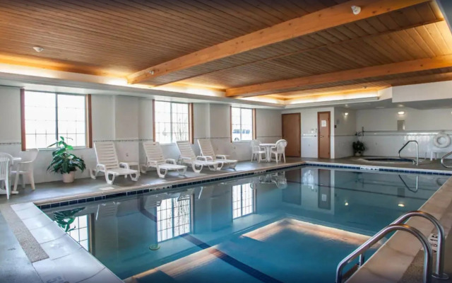 Comfort Inn & Suites Geneva - West Chicago