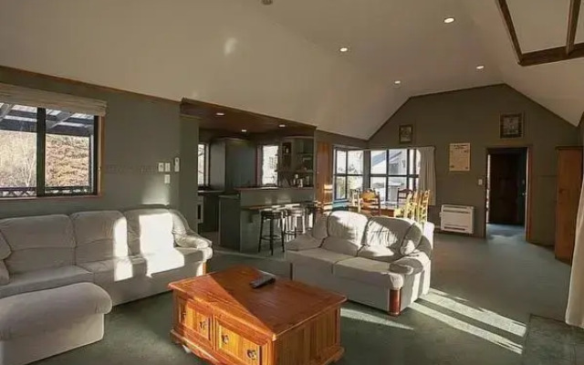 Tranquil Tipperary - Arrowtown Holiday Home