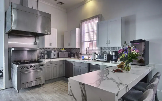 Legendary Prudhomme Chateau near FR QT by YouRent