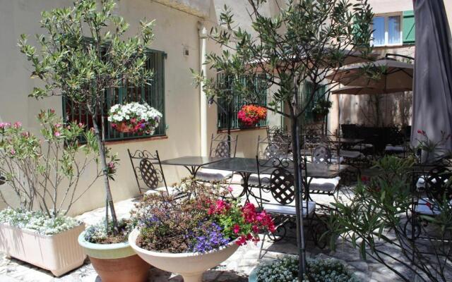 Le Clos Des Pins