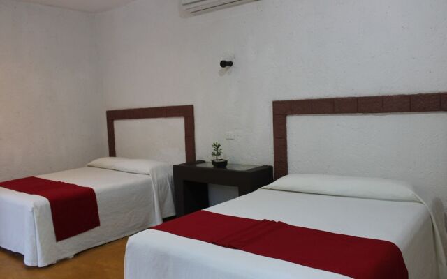 Real Mayab Hotel & Bungalows