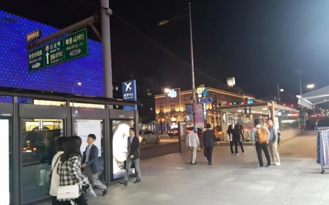 ConyHouse Apgujeong-rodeo