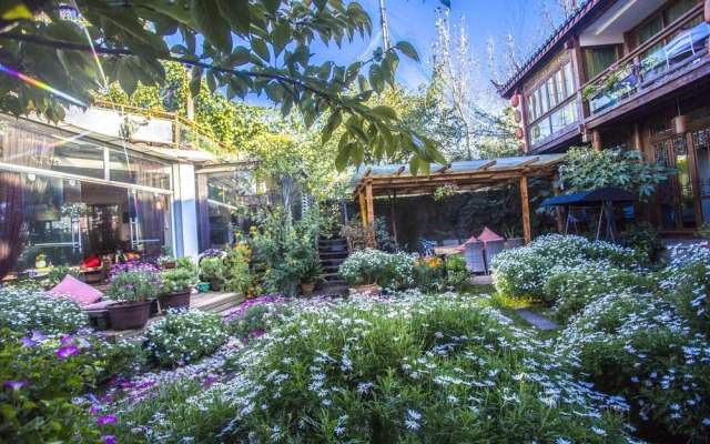 Wait For My Lover In The Moon Inn