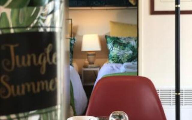 Villa Vravrona Tower & Suites