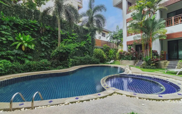 1BR with Pool &Gym Prime Location C233