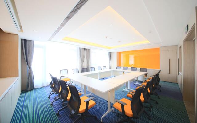 Holiday Inn Express Yingkou Onelong Plaza by IHG