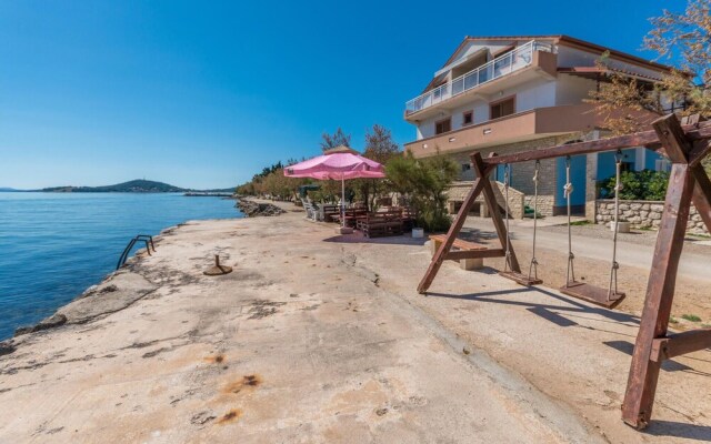 Amazing Apartment in Nevidane With 1 Bedrooms and Wifi