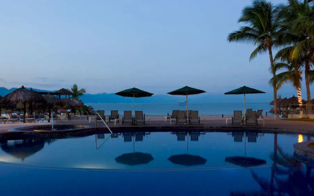 Villa del Palmar Residences