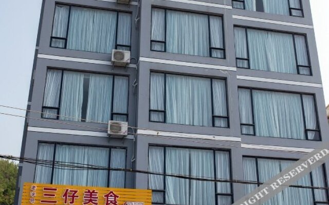 Weizhou Island Gold Coast Hotel (South Bay)