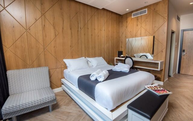 Aquaduct Hotel