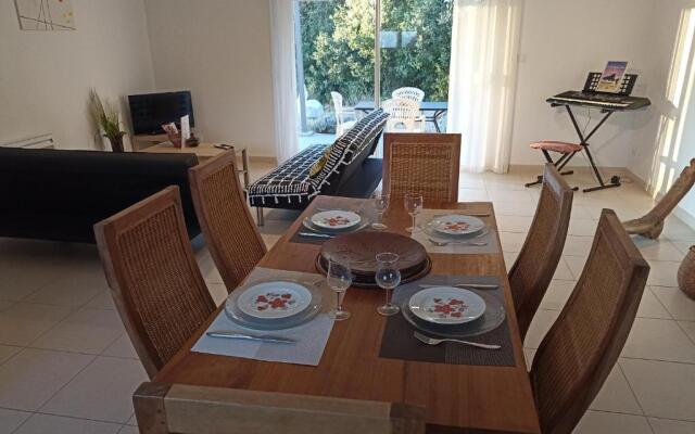 Entre Brousse Et Garrigue