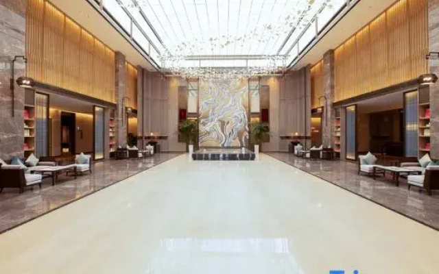 Yujie Junlan Hotel