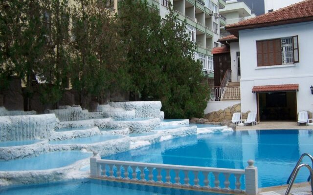 Boulevard Hotel