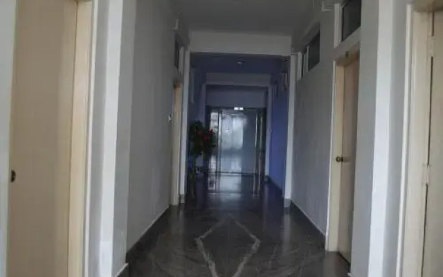 Hotel Theja Fort