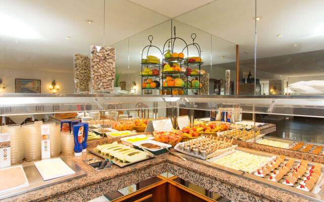 Hotel Pinos Playa