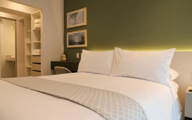 w Unique 2BR With Balcony in Miraflores