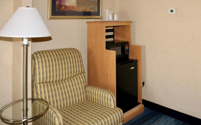 Marco LaGuardia Hotel & Suites