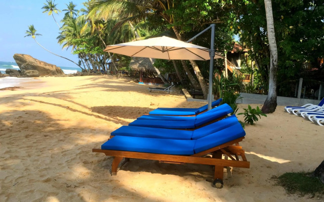 Sayura Beach Hotel