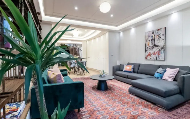Five Bedroom Near Camden Arts Centre by Bevilla