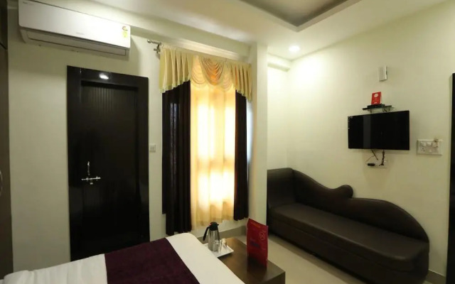 Hotel Queen by OYO Rooms