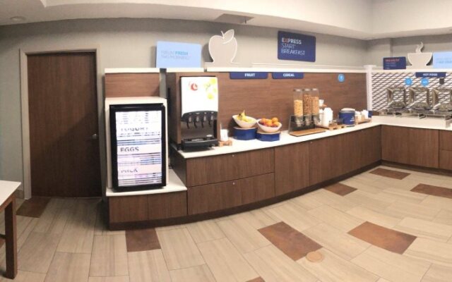 Holiday Inn Express Hotel & Suites Decatur by IHG