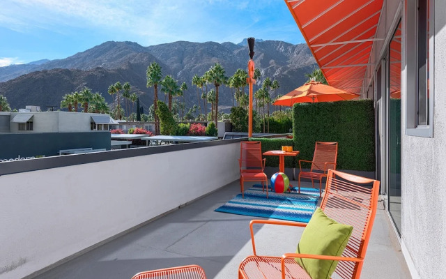 The Twist Palm Springs