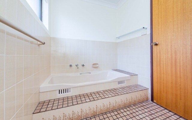 Columbia Close 2/9 - Nelson Bay