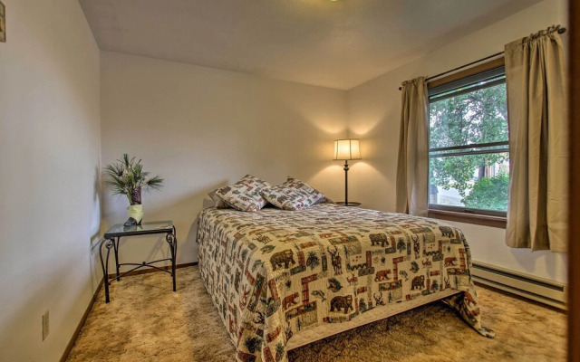 Cozy Angler's Apt - Steps to Trout Fishing River!