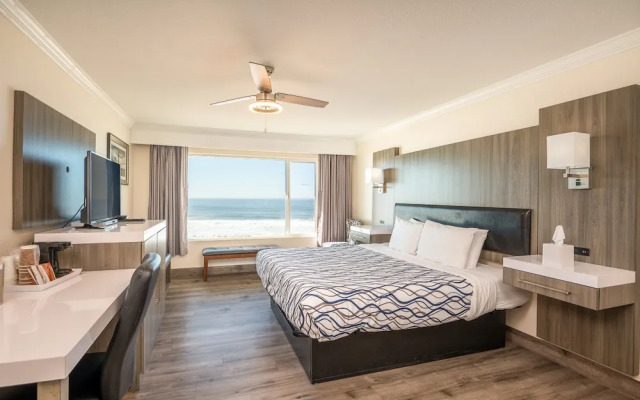 Sailor Jack's Oceanfront Inn